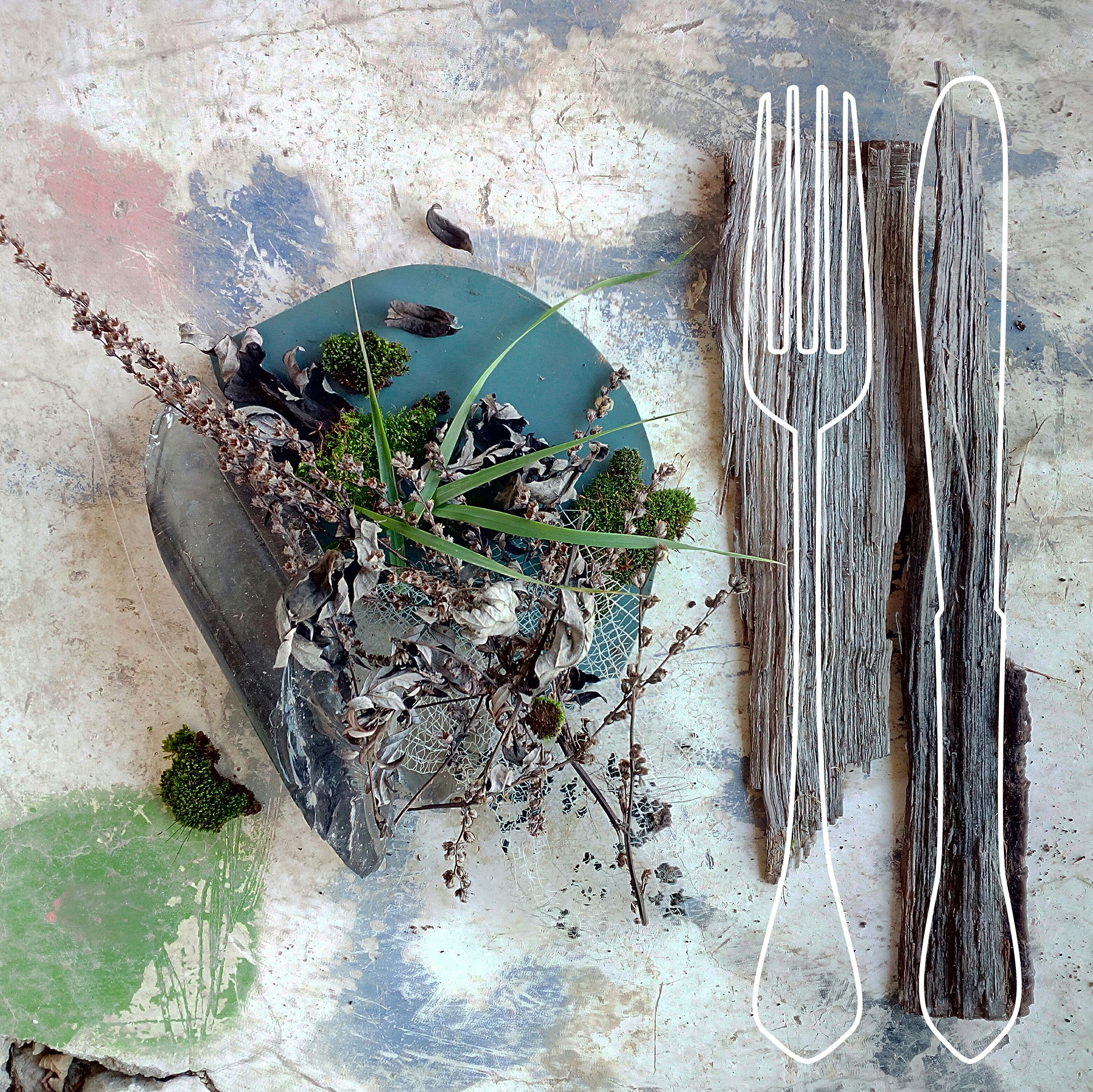 Strozzapreti al nero di seppia con croccanti crudite