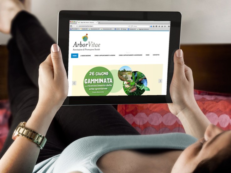 placeit (2)_moke up computer_camminata